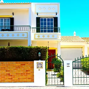 bella-gordinho-guesthouse.hotelaalgarve.com/